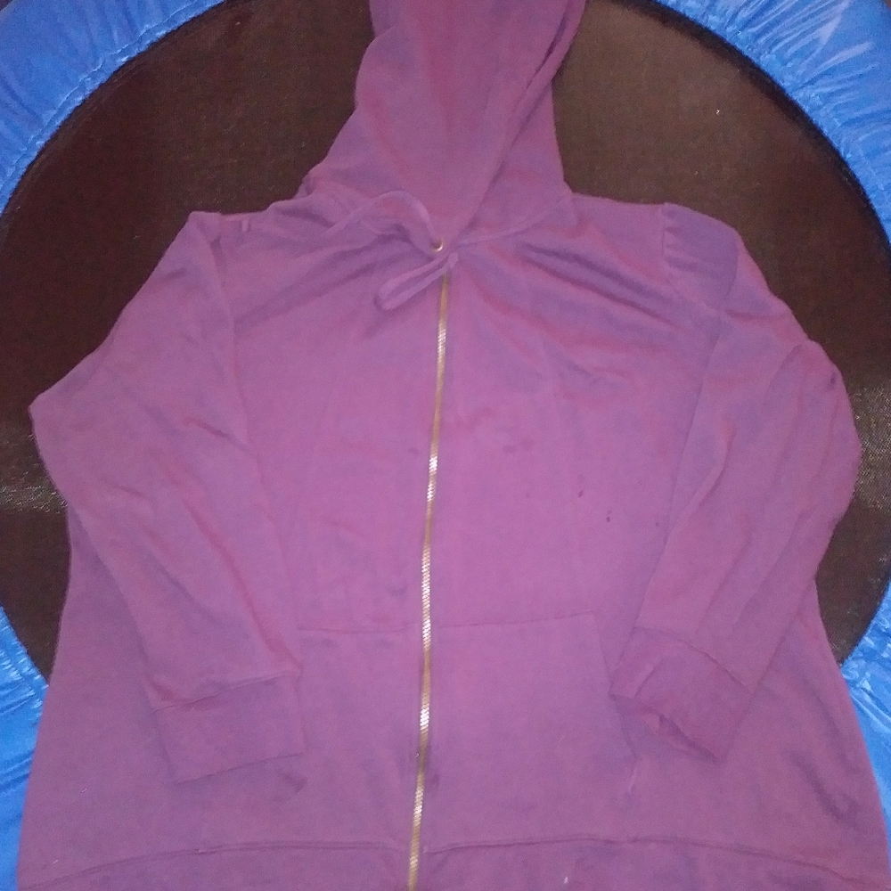 Lightly worn sweat jacket... Size 2x petite...